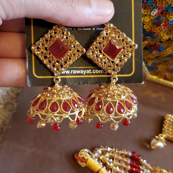 Pakistani crystal choker set - Picture 3 of 5